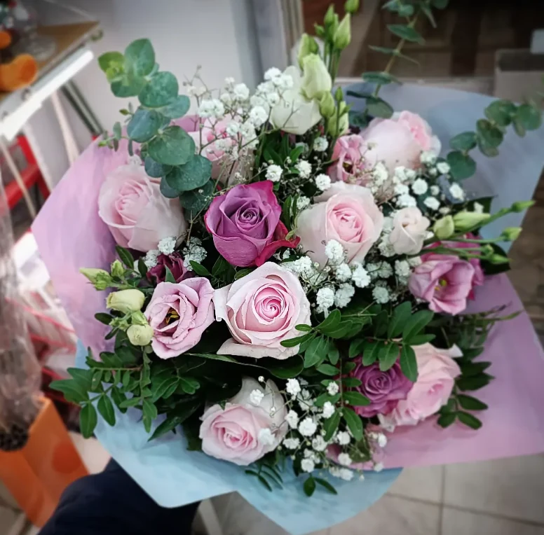 Pastelni buket ruža – flower box Beograd - flower box Beograd, cvećara Novi Beograd i dostava cveća Beograd Pastelni buket ruža – flower box Beograd - flower box Beograd, cvećara Novi Beograd i dostava cveća Beograd