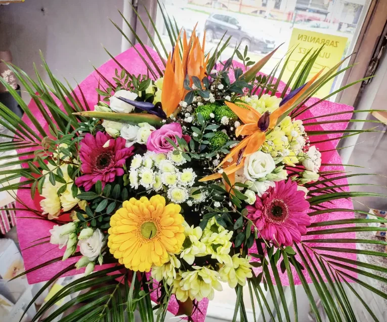 Šareni buket sa gerberima – flower box Beograd - flower box Beograd, cvećara Novi Beograd i dostava cveća Beograd Šareni buket sa gerberima – flower box Beograd - flower box Beograd, cvećara Novi Beograd i dostava cveća Beograd